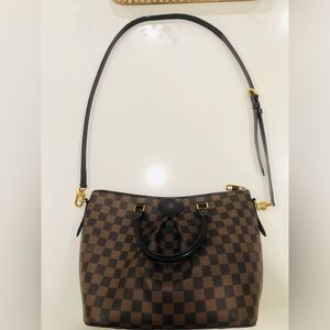Louis Vuitton purse